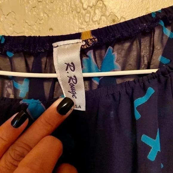 R.Rouge women’s top size medium - Picture 6 of 8